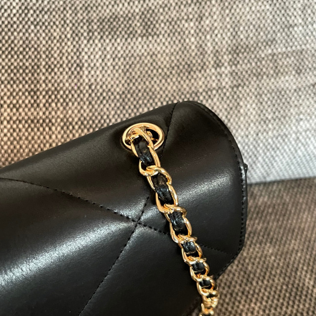 Dimensioni busta Chanel: 24*20*8cm
