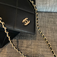 Dimensioni busta Chanel: 24*20*8cm