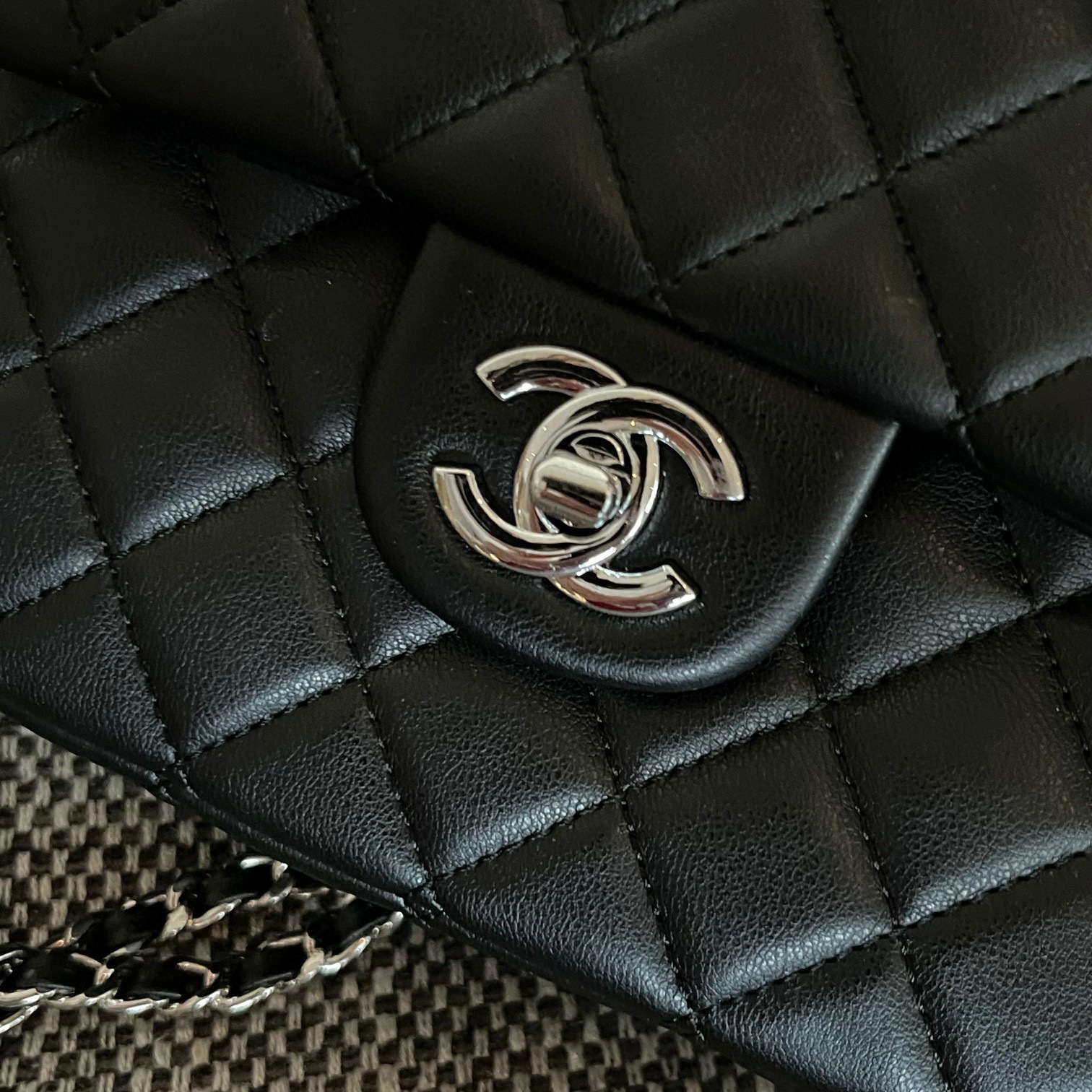 Chanel Leather chain shoulder  Size：29*17*5cm