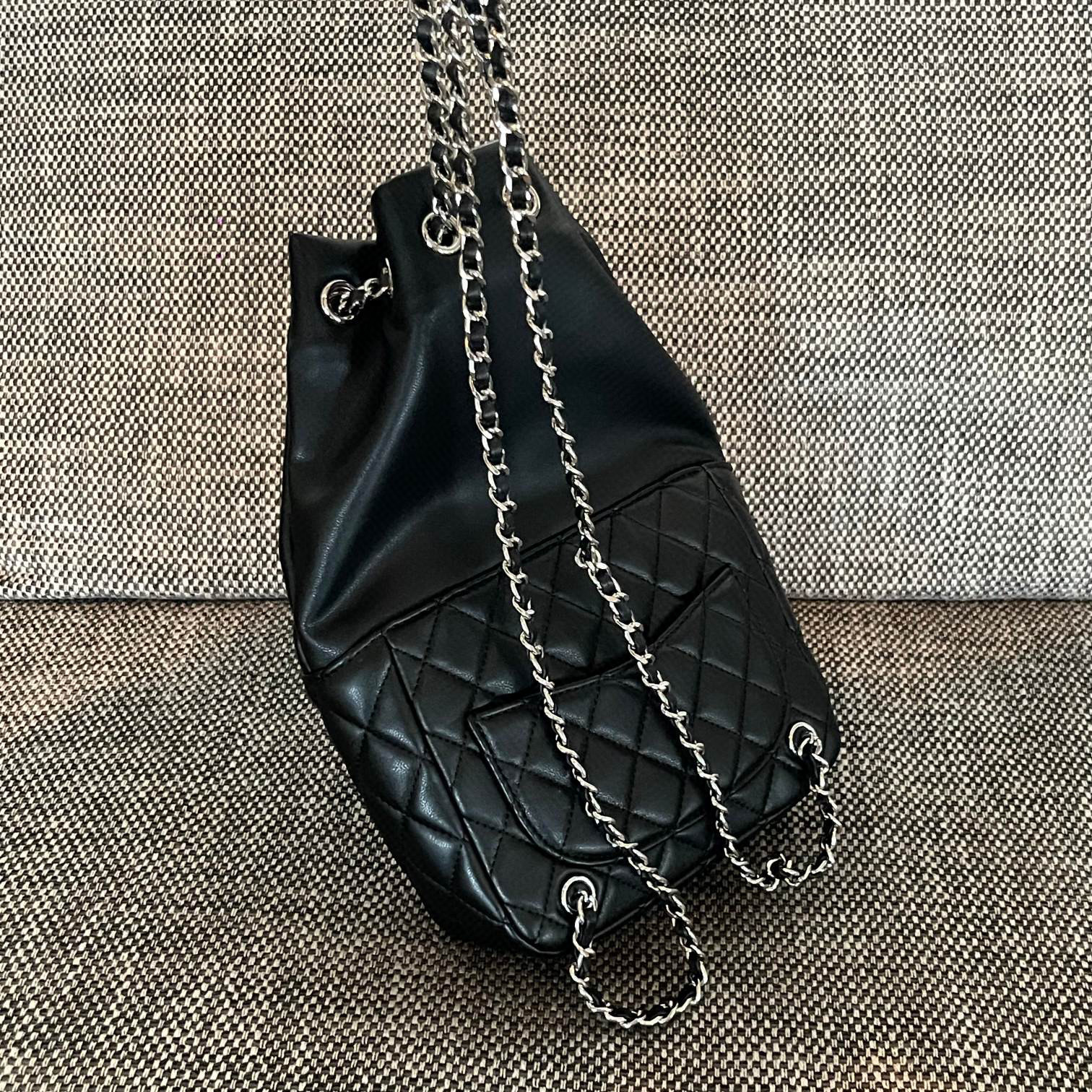 Chanel Leather chain shoulder  Size：29*17*5cm