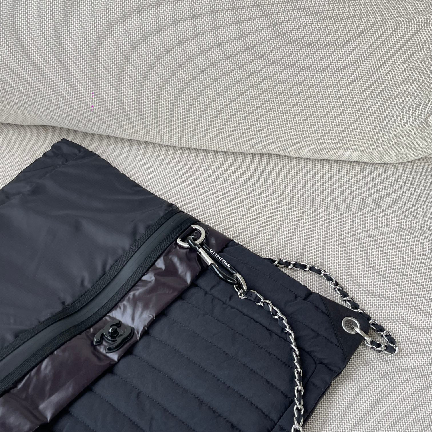 Chanel Nylon Schultern Größe: 44 * 35 * 3 cm