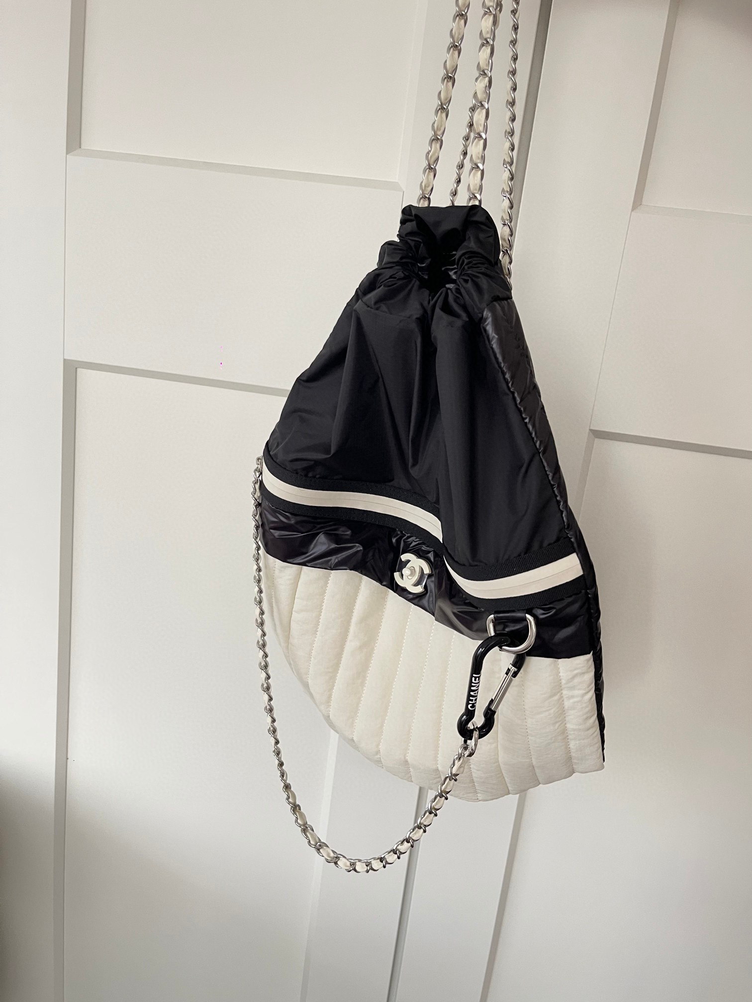 Chanel Nylon Schultern Größe: 44 * 35 * 3 cm