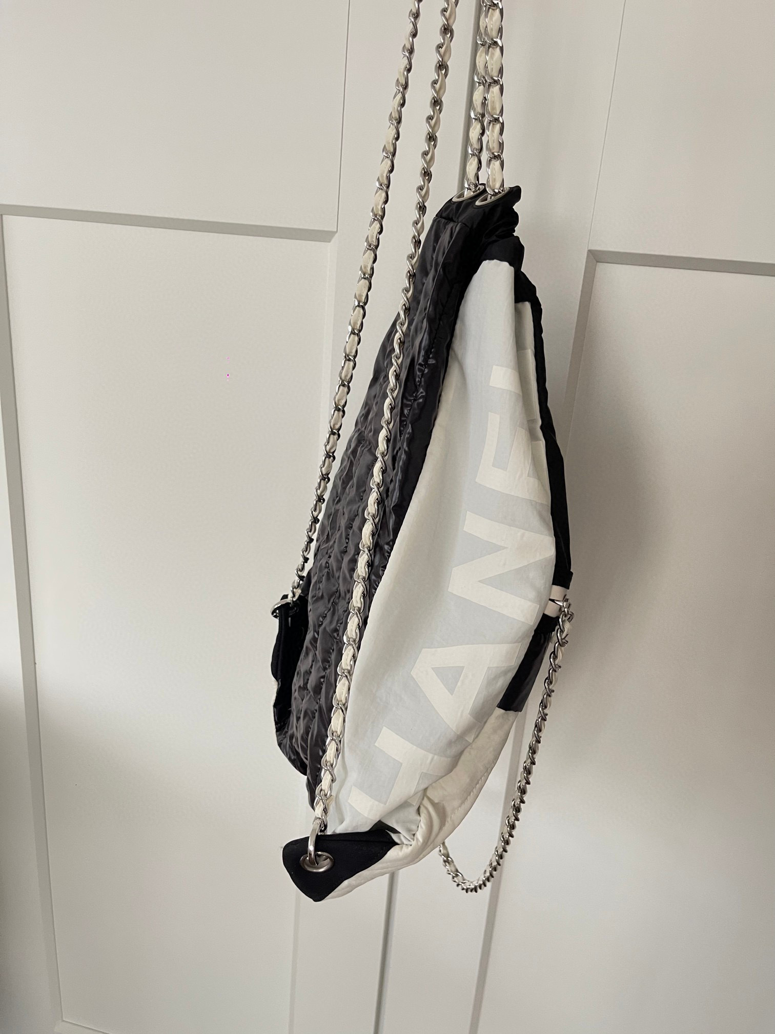 Chanel Nylon Schultern Größe: 44 * 35 * 3 cm