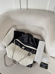 Chanel Nylon Schultern Größe: 44 * 35 * 3 cm