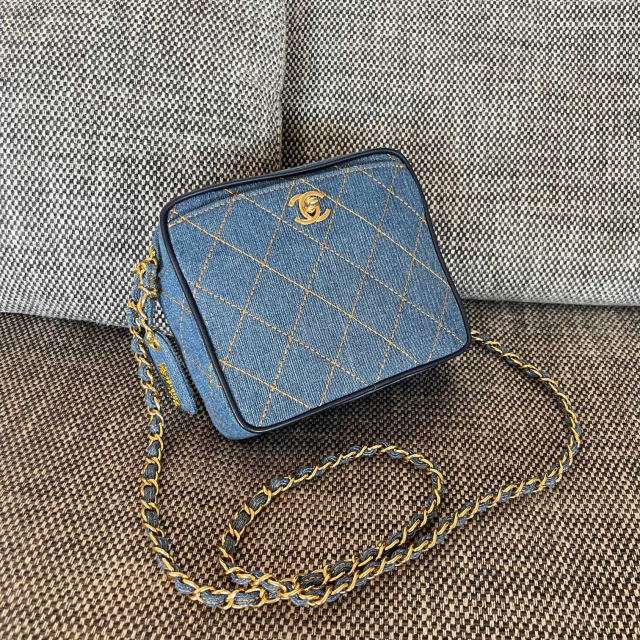 Saiz kamera Chanel Jeans：17.5*15.5*6.5cm