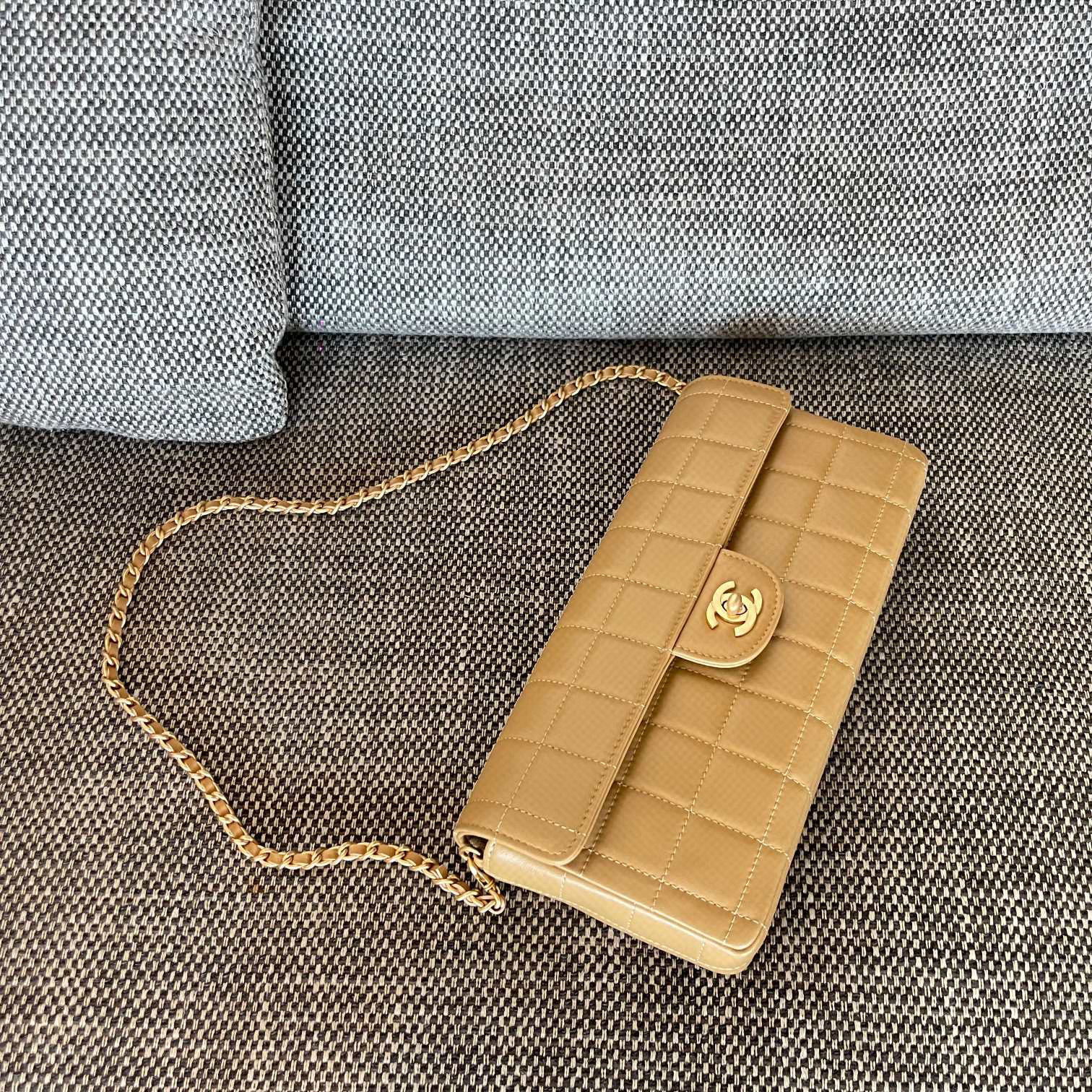 Dimensioni Chanel Binggebao: 26 x 13 x 4 cm