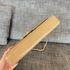 Dimensioni Chanel Binggebao: 26 x 13 x 4 cm
