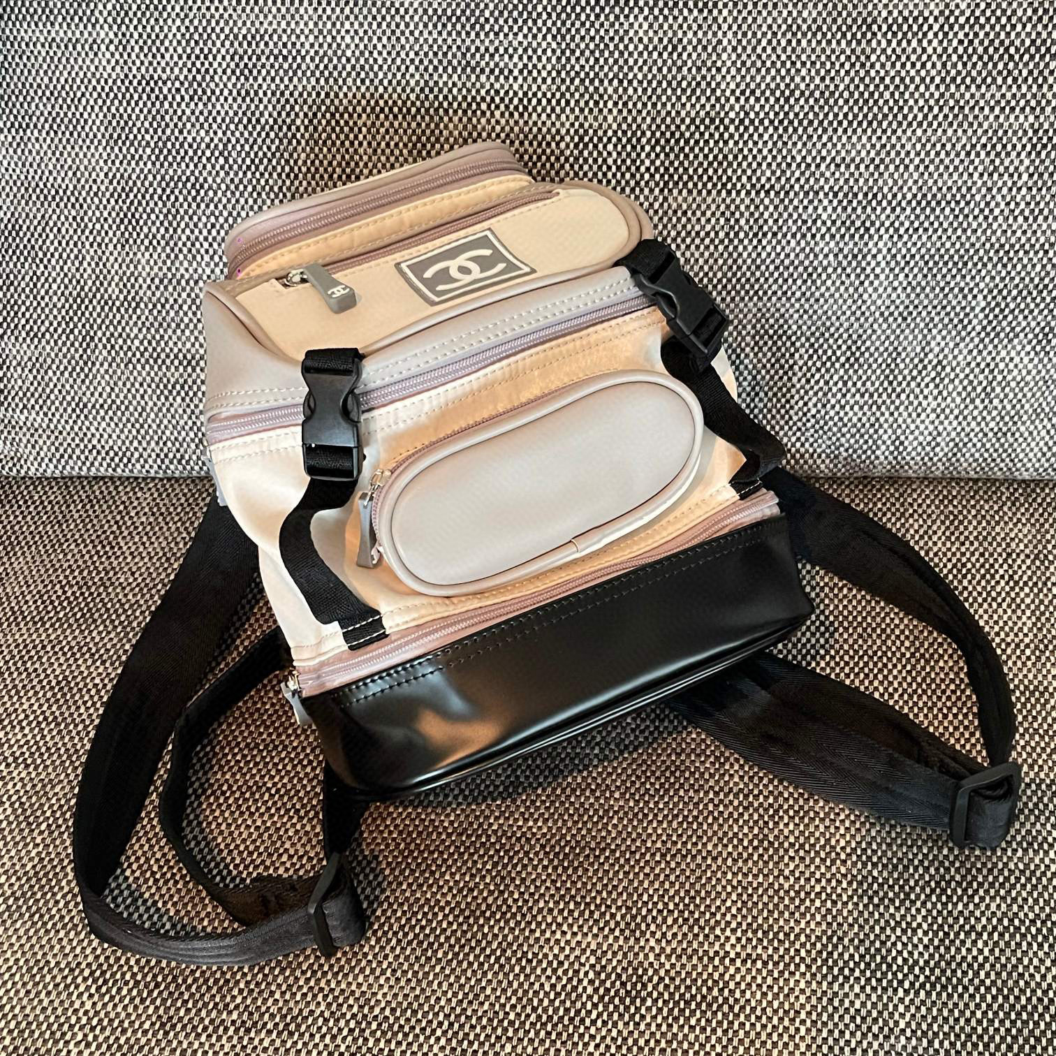 Zaino della serie Chanel Sports Dimensioni: 25*23*14cm