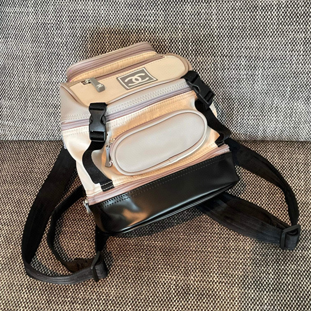 Zaino della serie Chanel Sports Dimensioni: 25*23*14cm