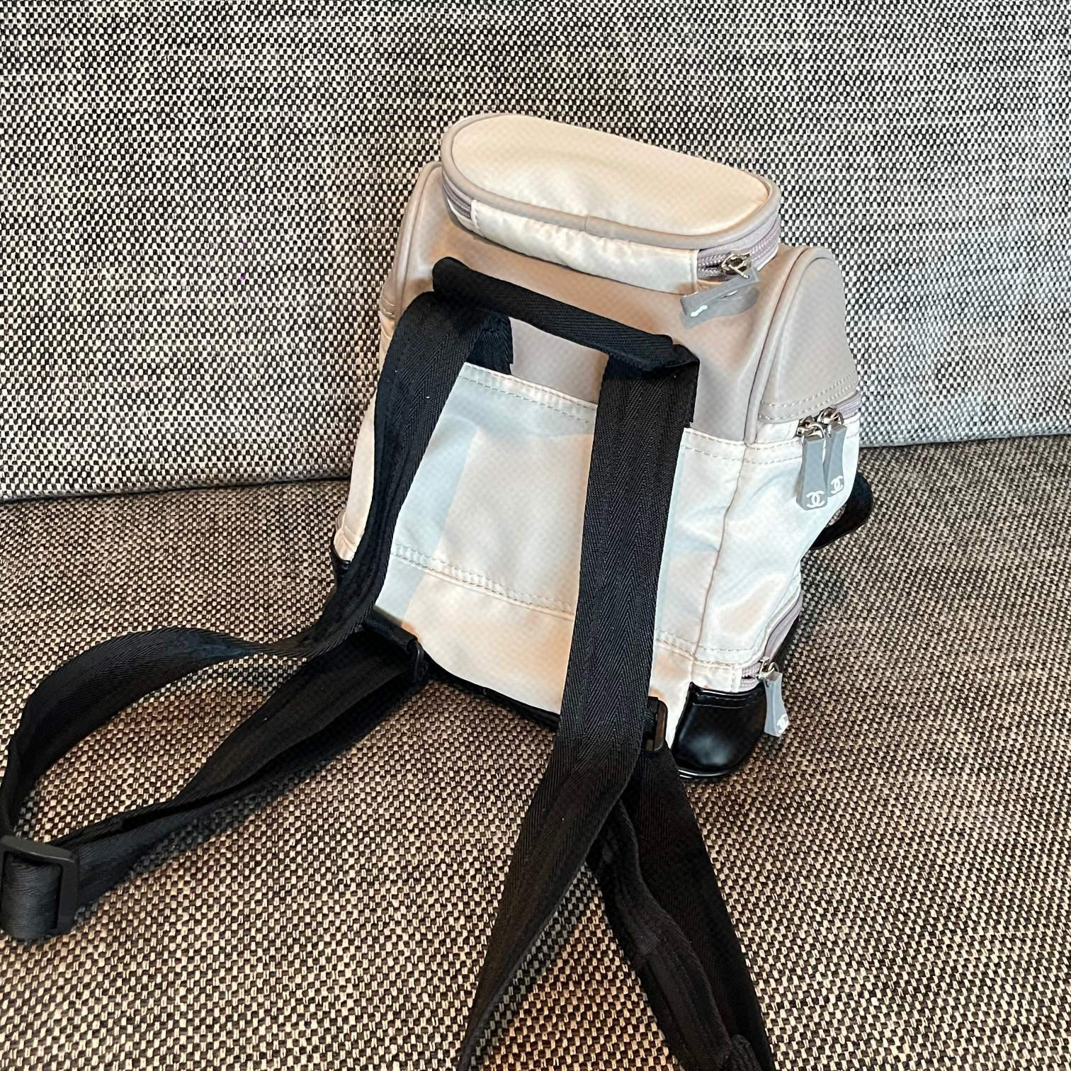 Zaino della serie Chanel Sports Dimensioni: 25*23*14cm