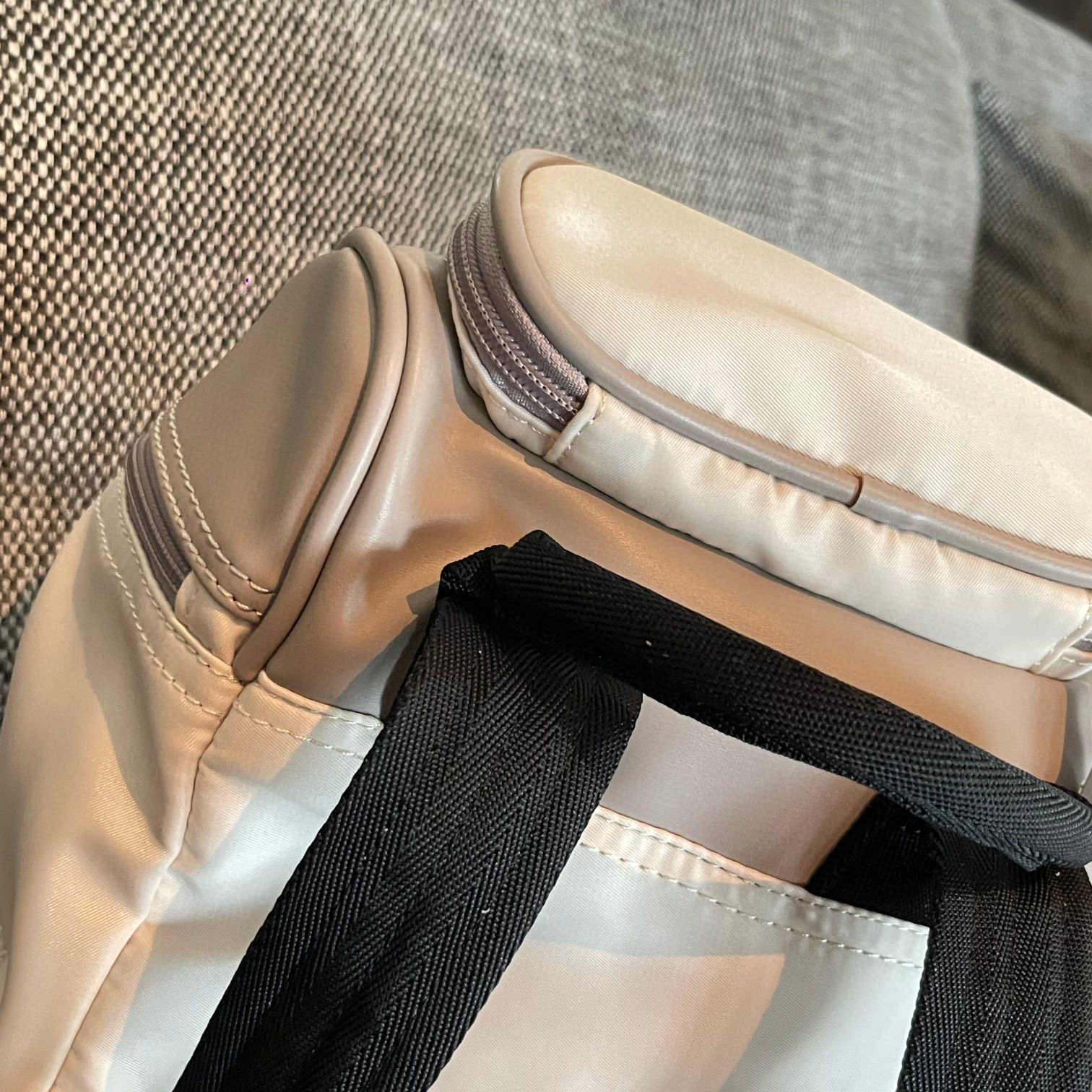 Zaino della serie Chanel Sports Dimensioni: 25*23*14cm