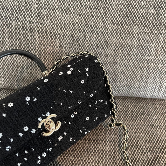 Chanel Tweed Schneeflocken-Pailletten Größe: 22 x 10 x 9 cm