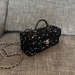 Chanel Tweed Schneeflocken-Pailletten Größe: 22 x 10 x 9 cm