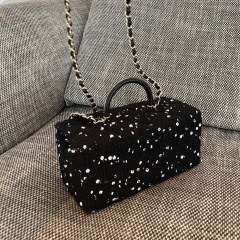 Chanel Tweed Schneeflocken-Pailletten Größe: 22 x 10 x 9 cm