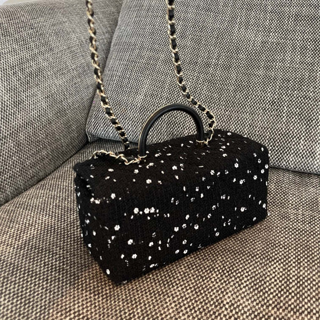 Chanel Tweed Schneeflocken-Pailletten Größe: 22 x 10 x 9 cm