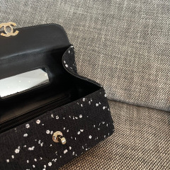 Chanel Tweed Schneeflocken-Pailletten Größe: 22 x 10 x 9 cm