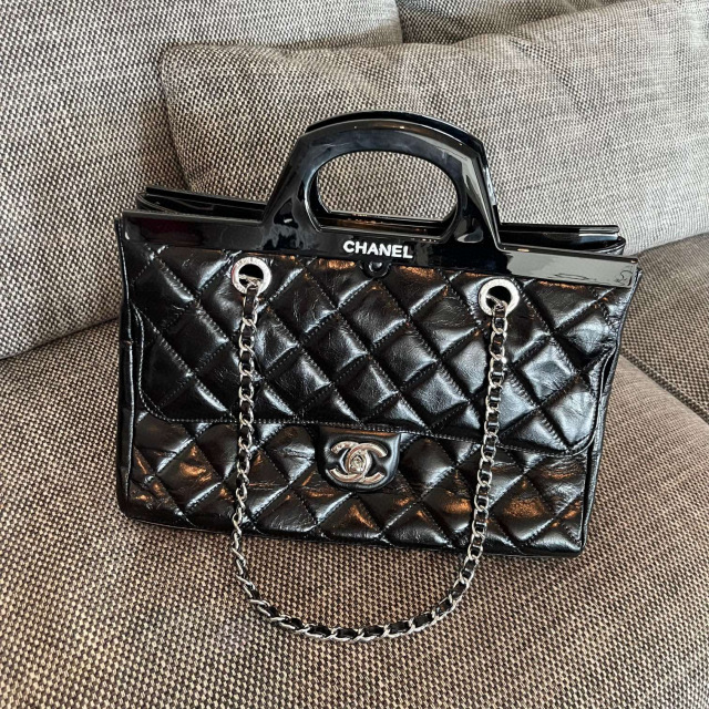 Chanel Schwarz und Silber Kleiderbügel Größe: 30 * 20 * 10 cm