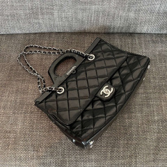 Chanel Schwarz und Silber Kleiderbügel Größe: 30 * 20 * 10 cm