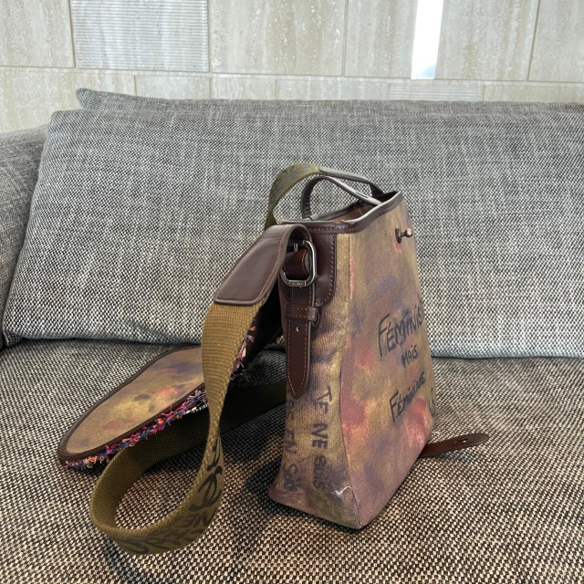 Pacchetto anti-guerra Chanel Dimensioni: 42*30*13cm