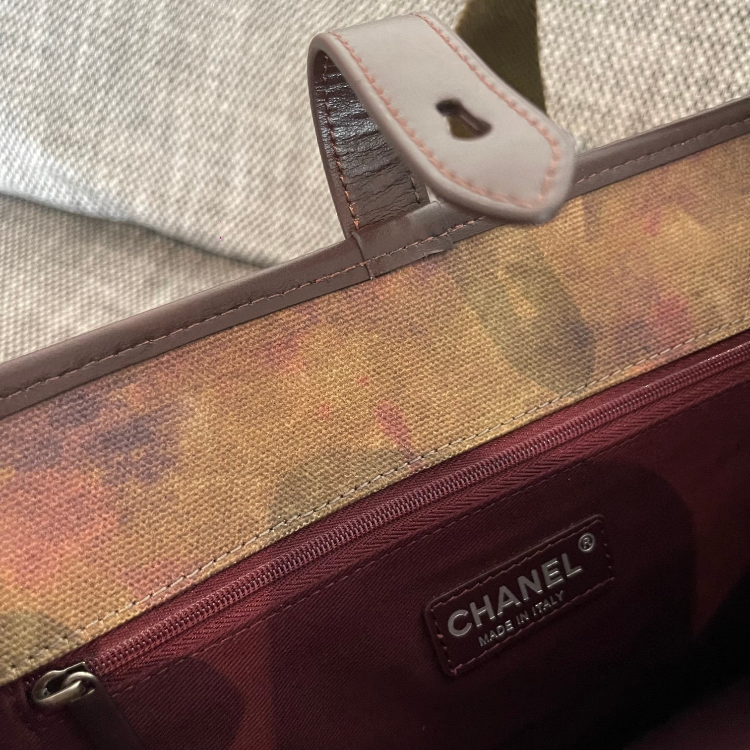 Pacchetto anti-guerra Chanel Dimensioni: 42*30*13cm