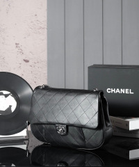 Chanel  Oblique-crossing handbag Size：35*26*7.5cm