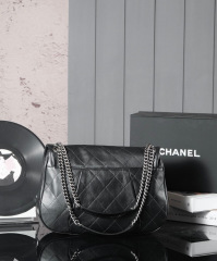 Chanel  Oblique-crossing handbag Size：35*26*7.5cm