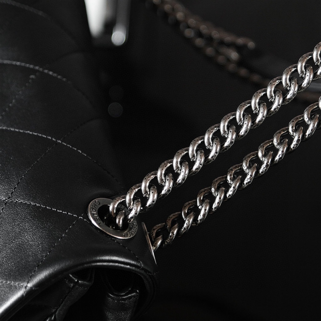Chanel  Oblique-crossing handbag Size：35*26*7.5cm