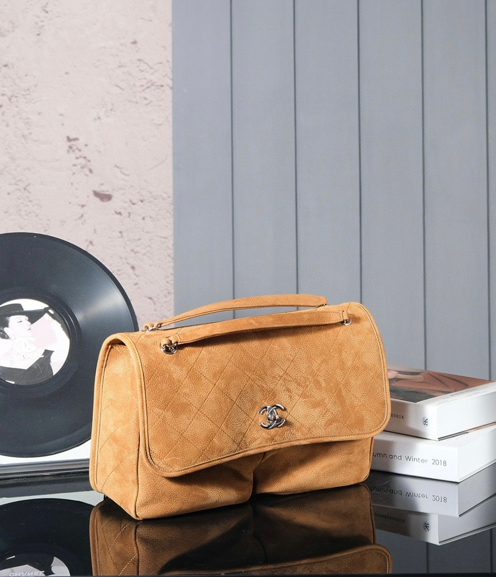 Chanel Medieval limite Dimensioni: 34*25*10cm