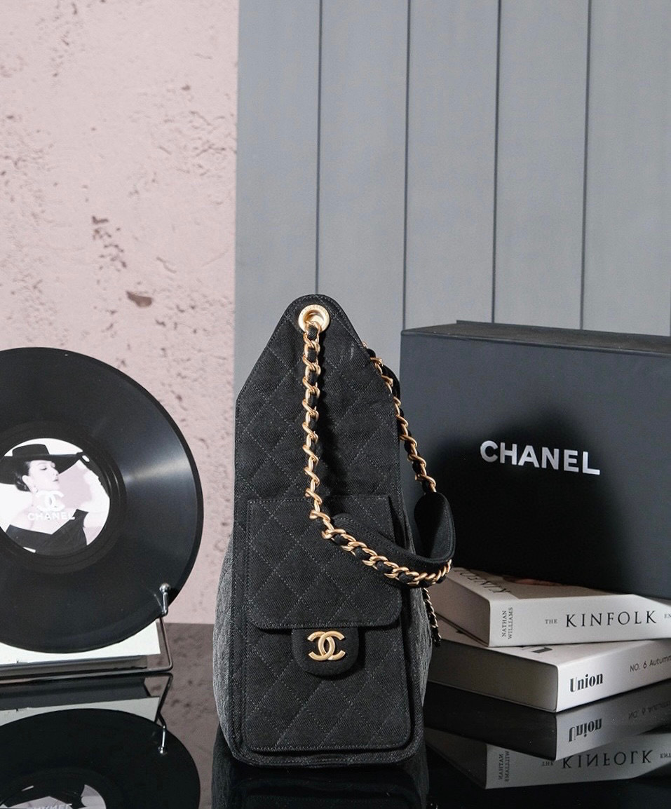 Chanel Bucket Kordelzug Größe: 40 x 30 x 15 cm