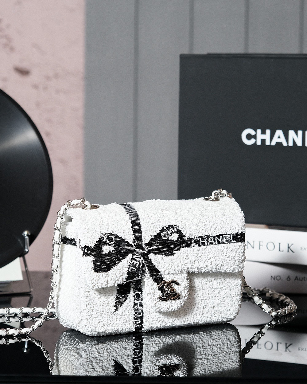 Chanel  cf bowknot   Size：20*10*7cm