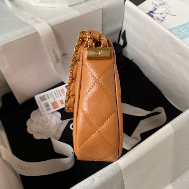 Chanel Underarm bag    Size：23.5*13.5*5.3cm