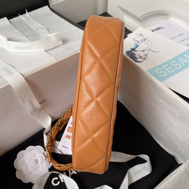 Chanel Underarm bag    Size：23.5*13.5*5.3cm