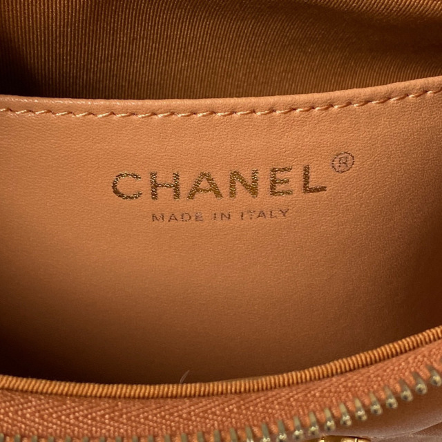 Chanel Underarm bag    Size：23.5*13.5*5.3cm