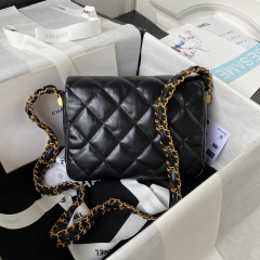 Chanel 牛皮宽肩 尺寸：20.5*13.5*5cm