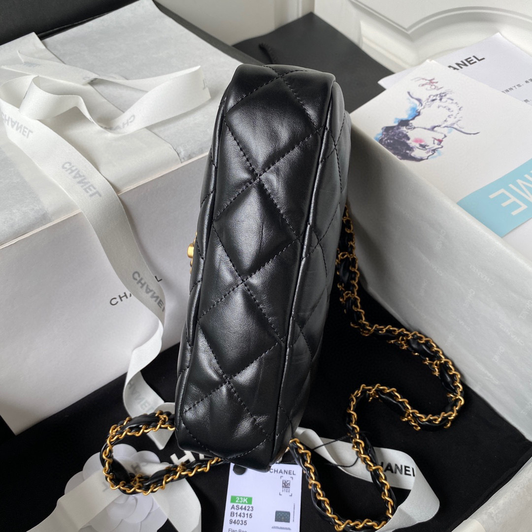 Chanel 牛皮宽肩 尺寸：20.5*13.5*5cm