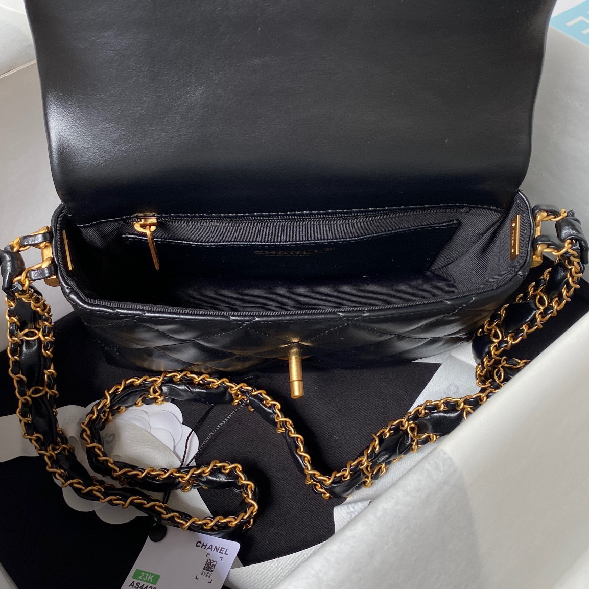 Chanel 牛皮宽肩 尺寸：20.5*13.5*5cm