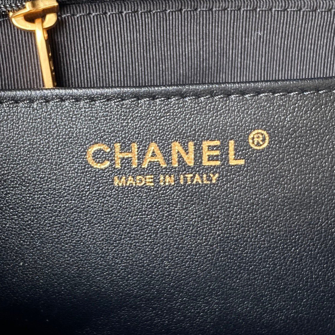 Chanel 牛皮宽肩 尺寸：20.5*13.5*5cm