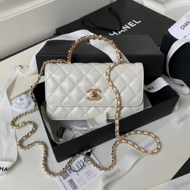 Chanel Pearl handle     Size：19*12*3cm