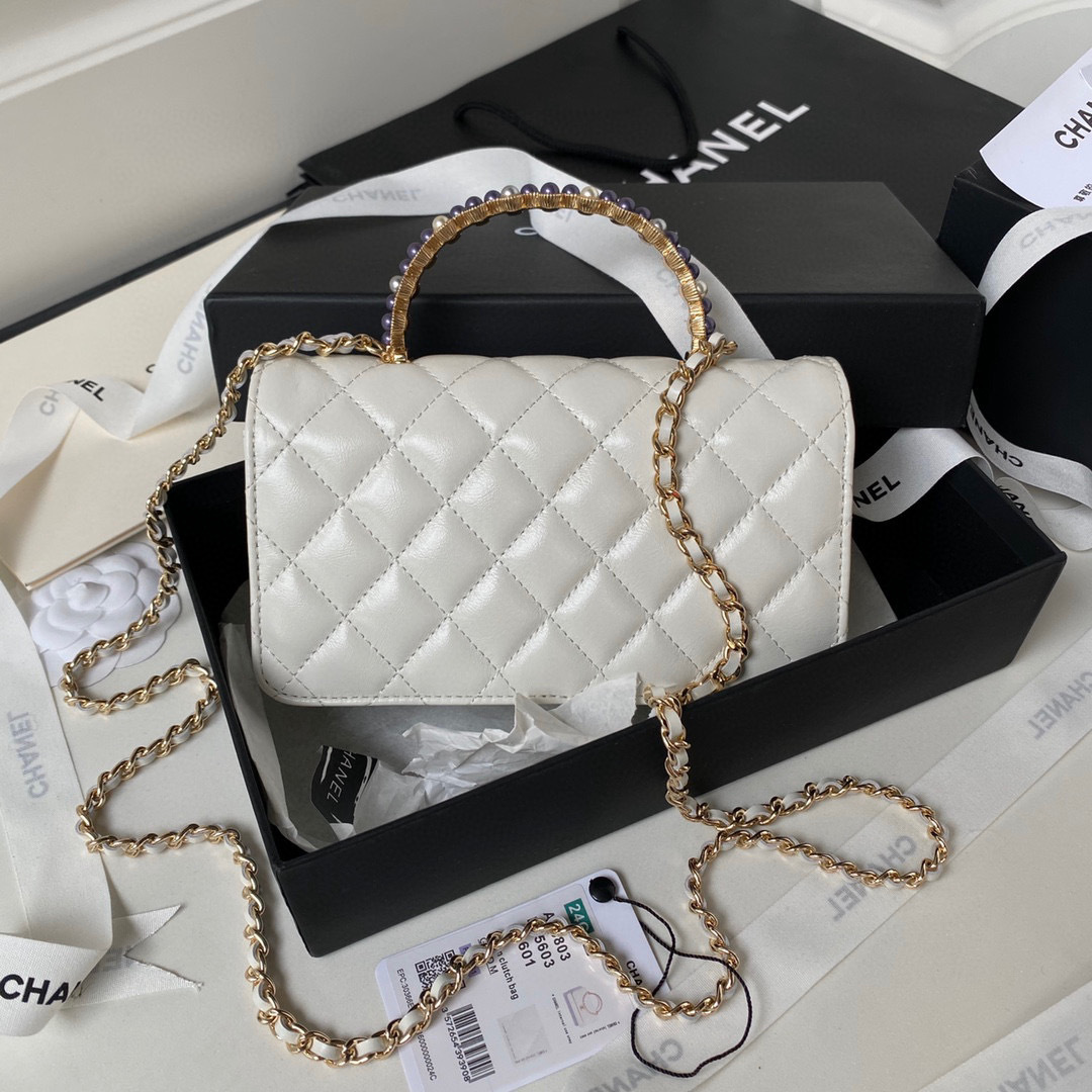 Chanel Pearl handle     Size：19*12*3cm