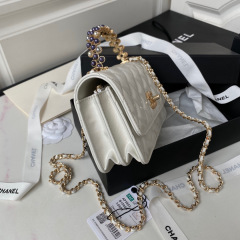 Chanel Pearl handle     Size：19*12*3cm