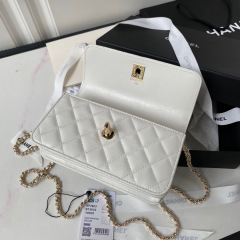 Chanel Pearl handle     Size：19*12*3cm