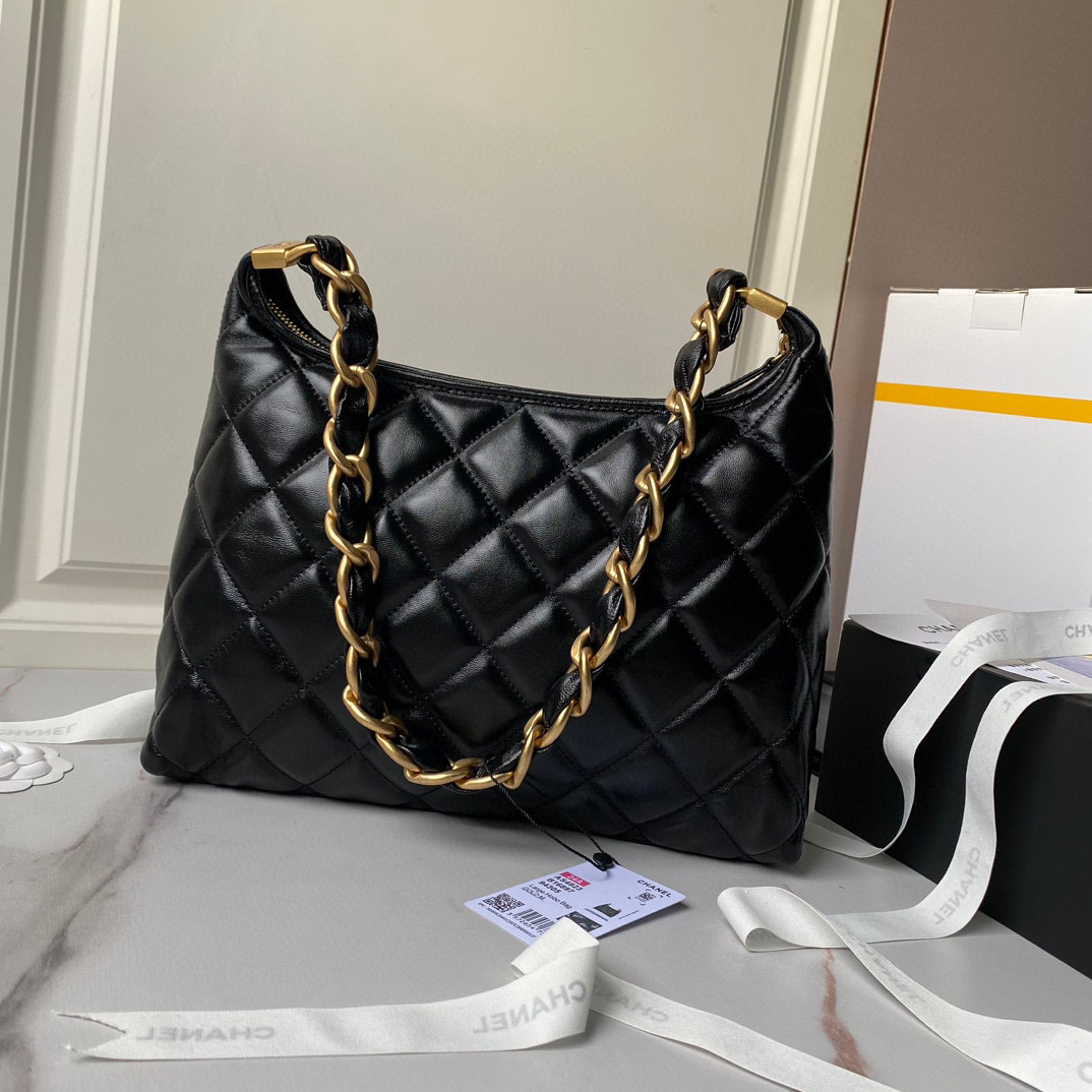 Chanel Unterarmtasche Größe: 22,5 x 19,5 x 8,5 cm