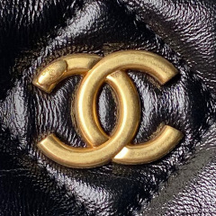Chanel Unterarmtasche Größe: 22,5 x 19,5 x 8,5 cm