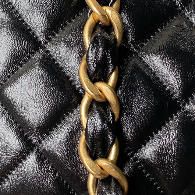 Chanel Unterarmtasche Größe: 22,5 x 19,5 x 8,5 cm
