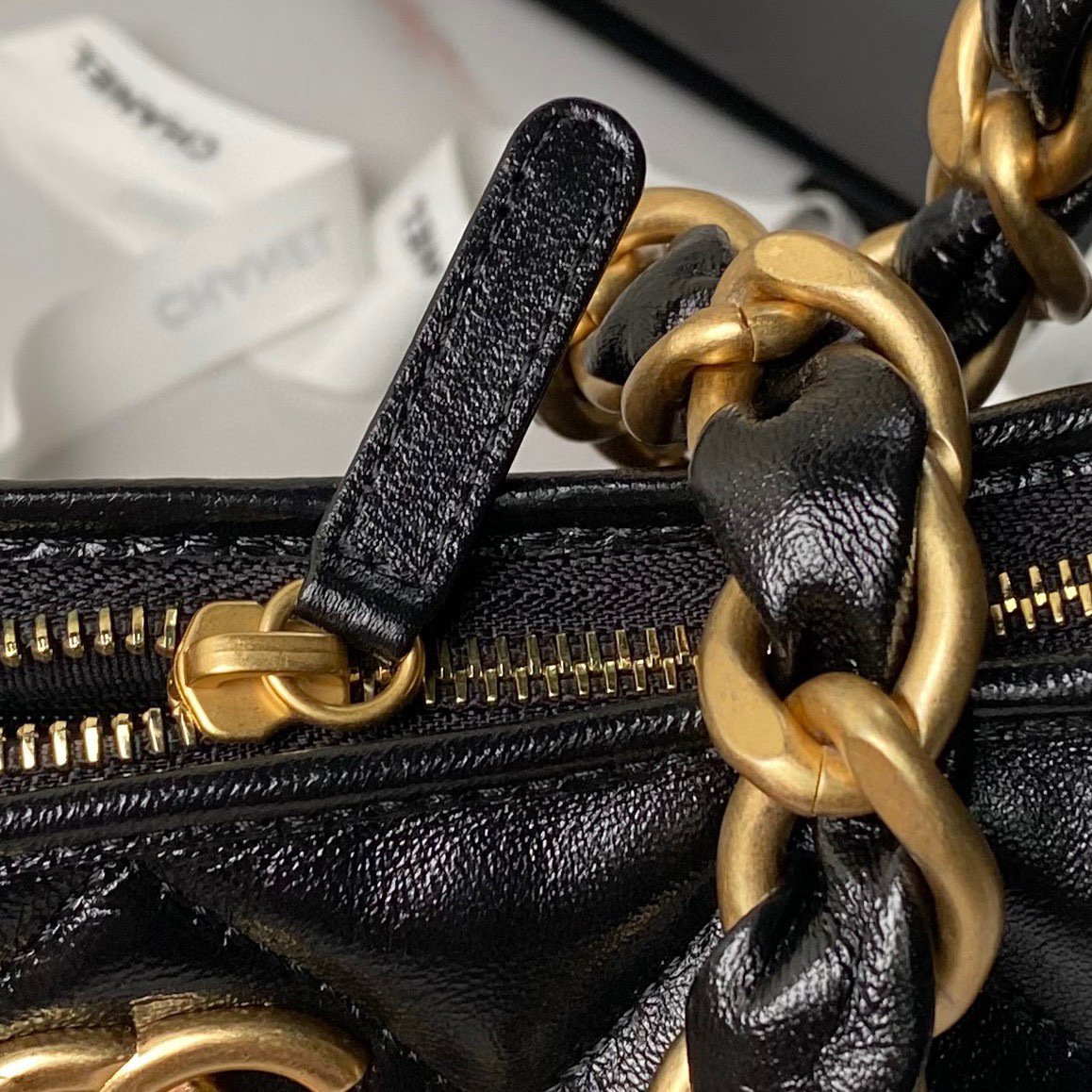 Chanel Unterarmtasche Größe: 22,5 x 19,5 x 8,5 cm