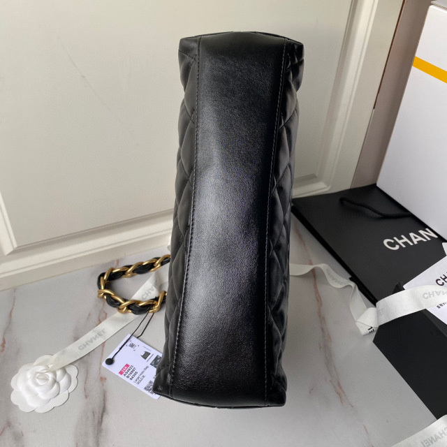 Chanel Unterarmtasche Größe: 22,5 x 19,5 x 8,5 cm