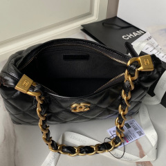 Chanel Unterarmtasche Größe: 22,5 x 19,5 x 8,5 cm