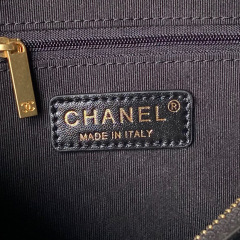 Chanel Unterarmtasche Größe: 22,5 x 19,5 x 8,5 cm