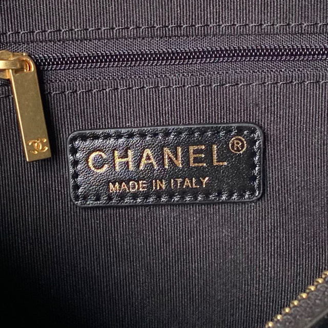 Chanel Unterarmtasche Größe: 22,5 x 19,5 x 8,5 cm