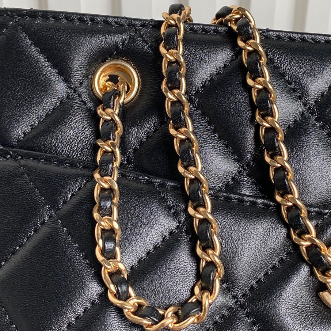 Chanel  shopping bag Size：28*19*9cm